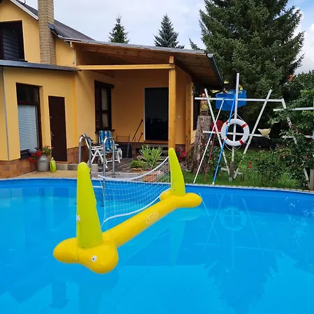 Сasa de vacaciones Gemuetliches Mit Privatem Aussenpool Colditz