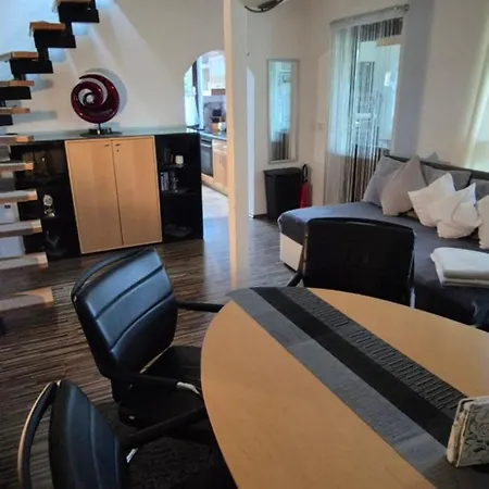 Gemuetliches Mit Privatem Aussenpool *